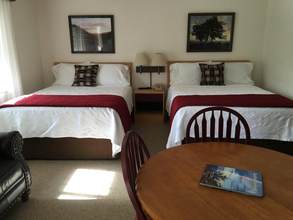 Cardinal Inn Maggie Valley Buitenkant foto