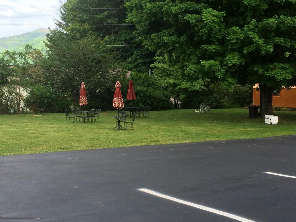 Cardinal Inn Maggie Valley Buitenkant foto